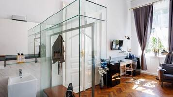Comfort Quadruple Room | Bathroom