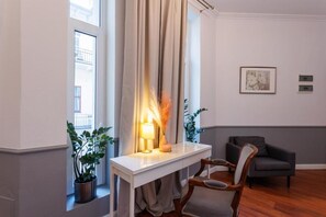 Habitación cuádruple Deluxe | Interior