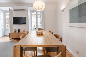 Dining - C1 Fully Renovated & Modern | Central | A/C (Lisboa ciudad)