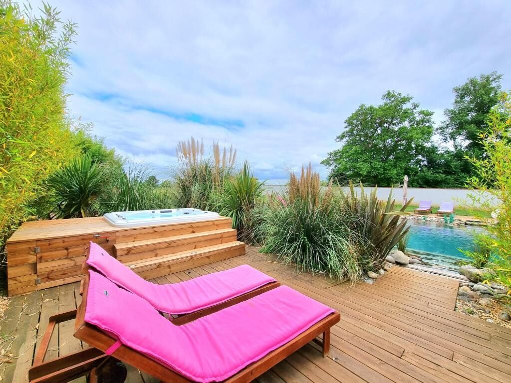 Bain à remous extérieur