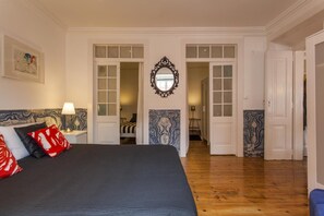 4 bedrooms, iron/ironing board, free WiFi, bed sheets - C2 Authentic Stay | XVIII Century Charm | DT (Lisboa ciudad)