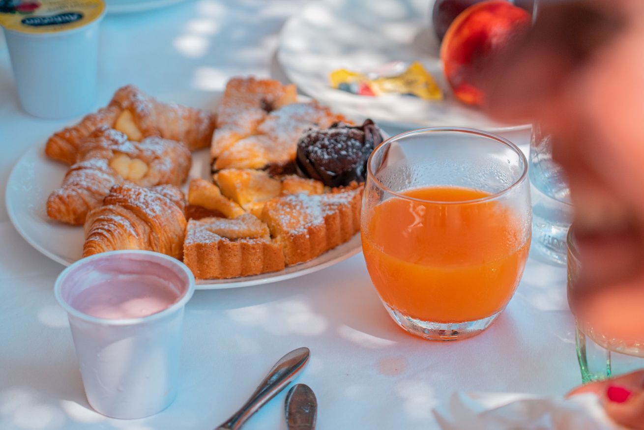 Petit déjeuner compris