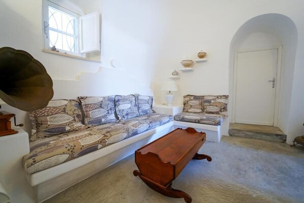 Superior Quadruple Room | Living area - Trulli di Villa Pesce  (Selva di Fasano)