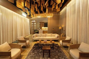 Living area - ELIVAAS prive Tapovana Avani (Uchalagollahalli)