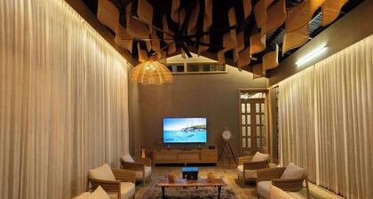 ELIVAAS prive Tapovana Avani