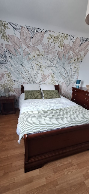 3 dormitorios, tabla de planchar con plancha, wifi y ropa de cama