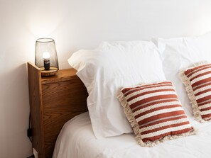 3 habitaciones, tabla de planchar con plancha, wifi y ropa de cama 