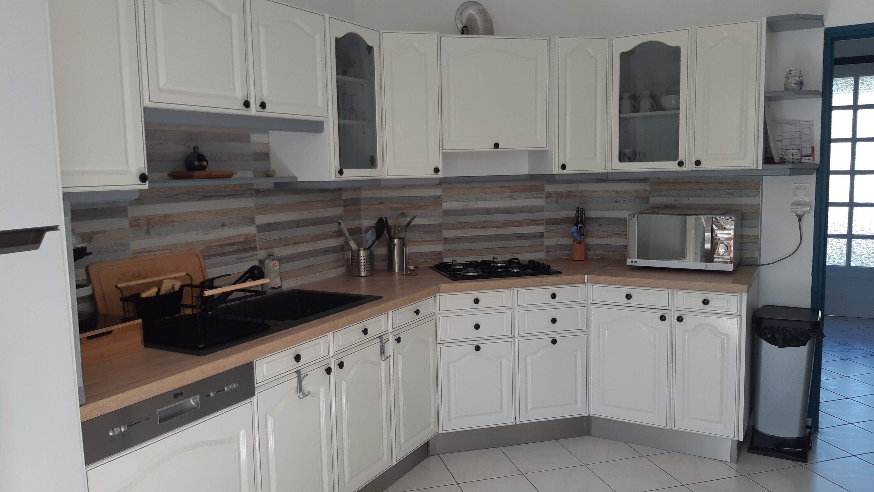 Refrigerador, microondas, horno, placa de cocina