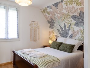 3 quartos, ferros/tábuas de passar roupa, Wi-Fi, roupa de cama