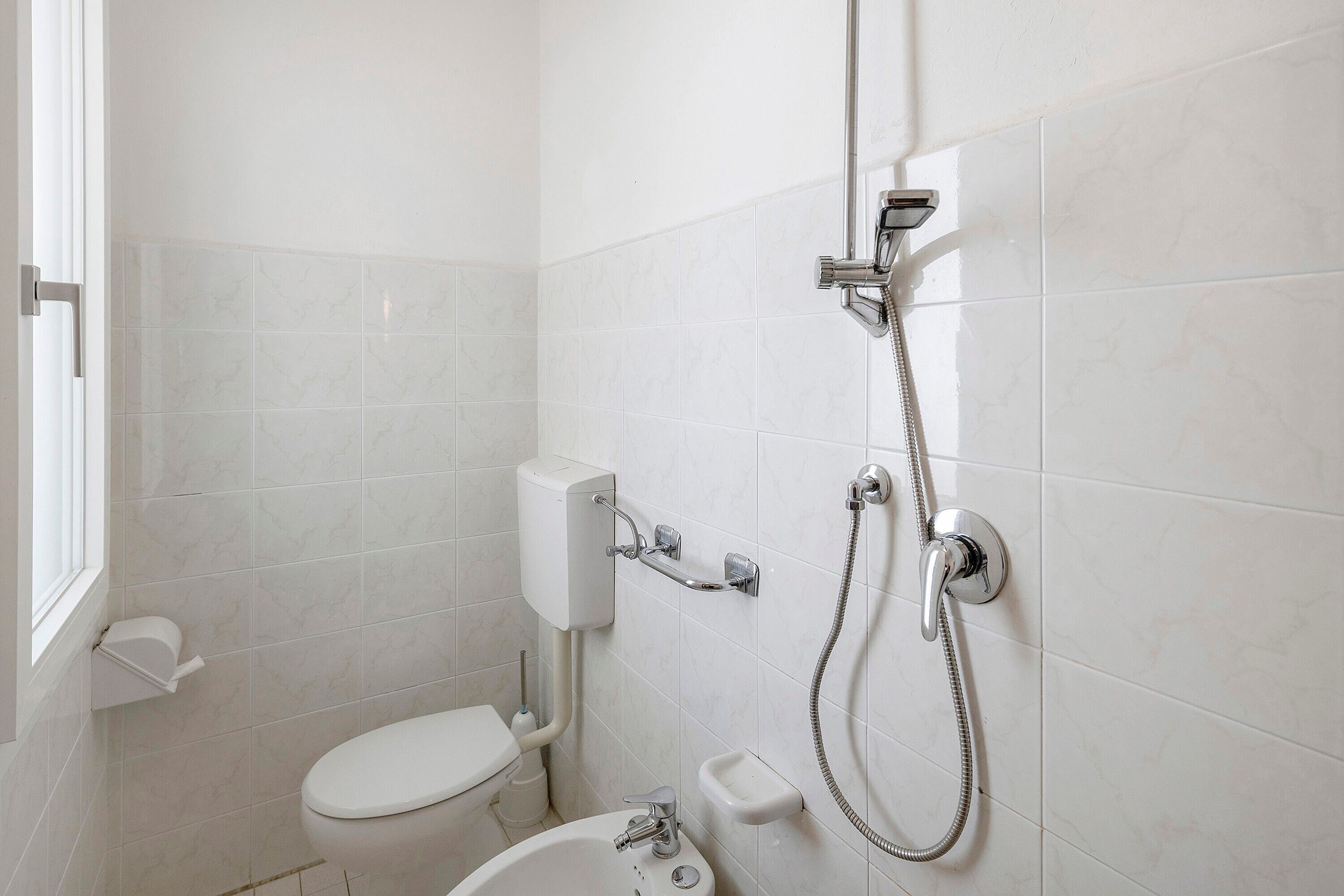 Shower, towels