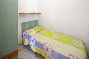 1 bedroom, bed sheets - Apartment 'Residenza Stella X' with Balcony and Air Conditioning (Bibione)