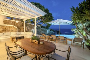 Outdoor dining - Villa Tiche with private pool - My Rental Homes (Mykonos)