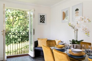 Dining - Contractors/family - Parking - Wifi - Sleeps 6 (Milton Keynes)