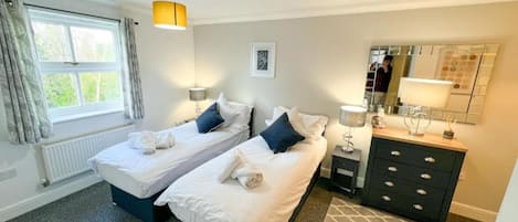 3 bedrooms, iron/ironing board, free WiFi, bed sheets