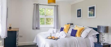 3 bedrooms, iron/ironing board, free WiFi, bed sheets