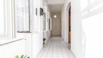 Basic Apartment | Interior