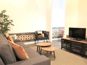 TV - SJ1D Warm & Inviting | Historic Stay! | A/C (Lisboa ciudad)