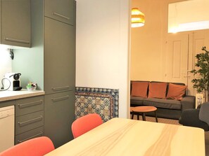 Interior - SJ1D Warm & Inviting | Historic Stay! | A/C (Lisboa ciudad)