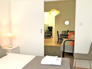 2 habitaciones, tabla de planchar con plancha y wifi gratis 
