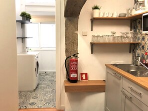 Fridge, microwave, oven, dishwasher - SJ1E Spacious & Cozy | Downtown - Baixa | A/C (Lisboa ciudad)
