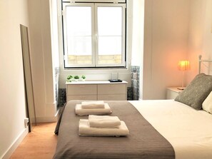 2 habitaciones, tabla de planchar con plancha y wifi gratis 
