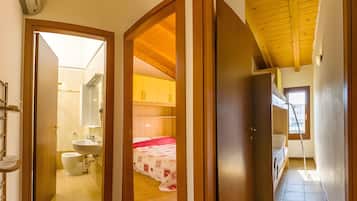 2 bedrooms, WiFi, bed sheets