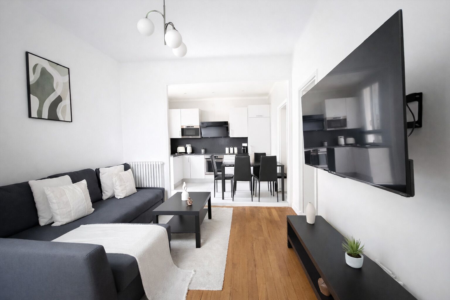 Apartment | Ruang tamu | TV skrin rata 