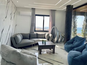 Living area - Kfaraabida SKY (Batroun)