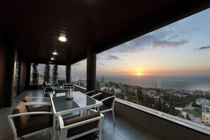 奢华公寓, 海景 | 室外用餐