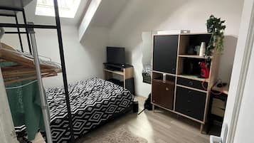 1 bedroom, WiFi, bed sheets