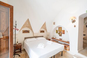 1 室のベッドルーム、アイロン / アイロン台、旅行用ベビーベッド