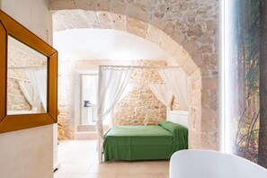 1 bedroom - Princess Suite 1 by Rentbeat  (Martina Franca)