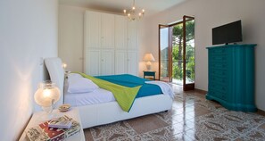 4 dormitorios, tabla de planchar con plancha, wifi y ropa de cama