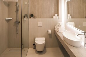 Habitación superior con 1 cama matrimonial o 2 individuales | Baño