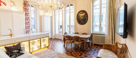 アパートメント 3 ベッドルーム | リビング エリア