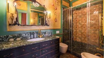 Apartment, 3 Bedrooms | Bathroom