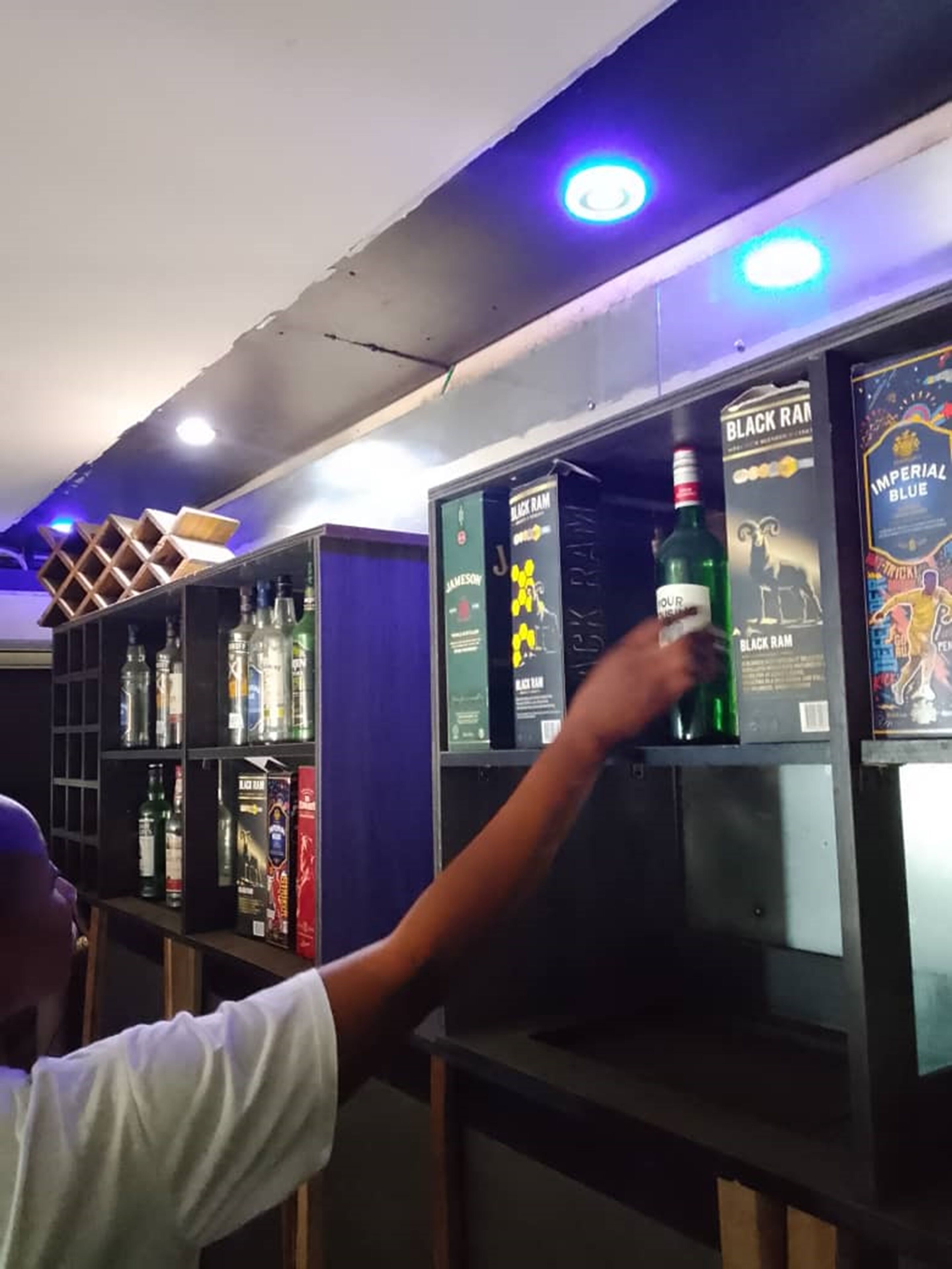 Bar (in der Unterkunft)