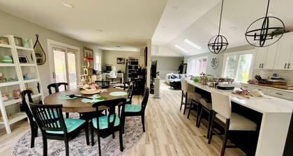 World Cup Special: Spacious home in secluded woods close to events and NYC.