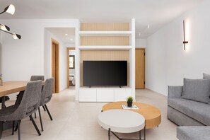 65-inch Smart TV with cable channels - Glyfada Signature Apartment (Glyfada)
