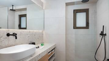 Signature Apartment, Balcony | Bathroom | Shower, free toiletries, hair dryer, towels