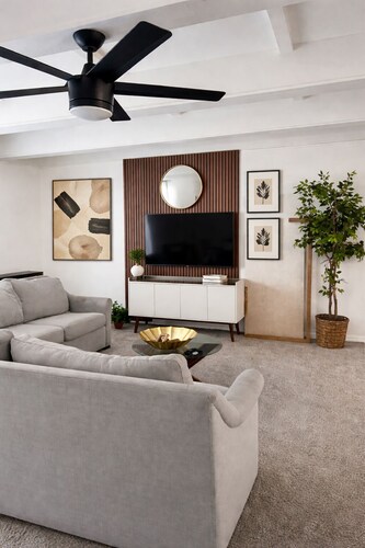 3-bedroom house in wonderful Sarasota with refreshing AC