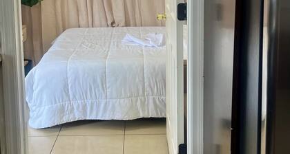 3-bedroom house in wonderful Sarasota with refreshing AC