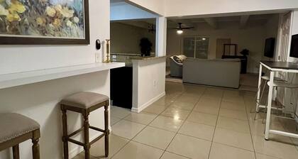 3-bedroom house in wonderful Sarasota with refreshing AC