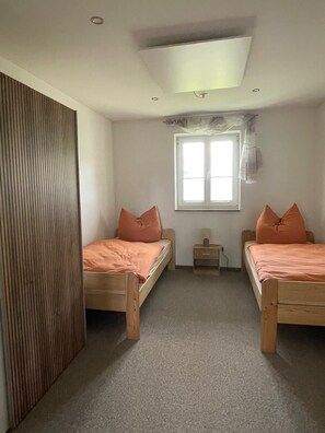 2 chambres, fer et planche Ă repasser, Wi-Fi, draps fournis