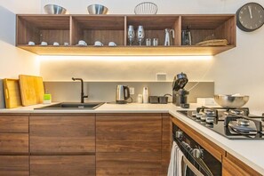 Kühlschrank, Geschirrspüler, Toaster