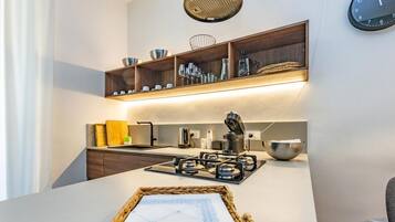 Frigorifero, lavastoviglie, tostapane