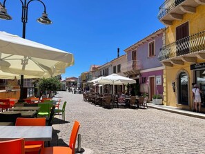 Outdoor dining - Captain Howard House
 Blackburn Santa Teresa Gallura (Santa Teresa Gallura)