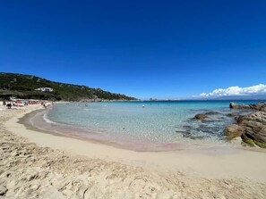 On the beach, sun-loungers - Captain Howard House
 Blackburn Santa Teresa Gallura (Santa Teresa Gallura)