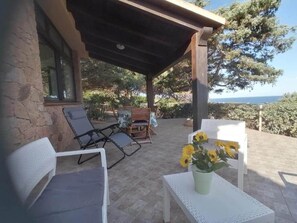 Outdoor dining - Ginepri Villa - sea view (Costa Paradiso)