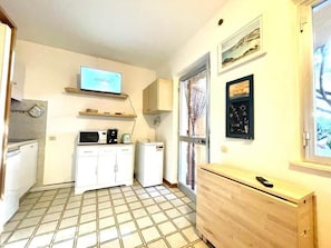 Fridge, microwave, stovetop, toaster